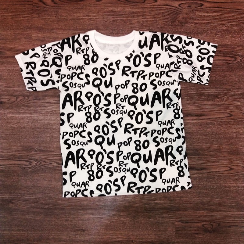 T-shirt avec des lettres